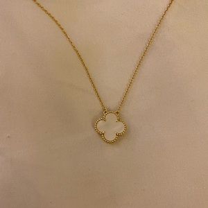 Van Cleef & Arpels Alhambra Necklace (Look alike)